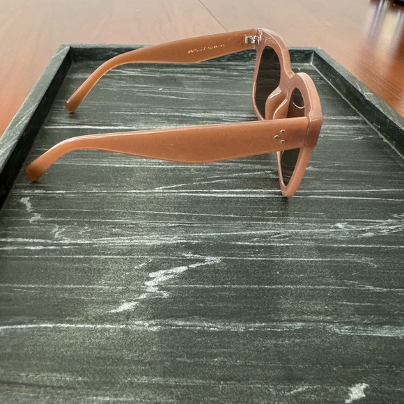 zeroUV - Bold Oversize Tinted Flat Lens Square Frame Horn Rimmed - Picture 3 of 4